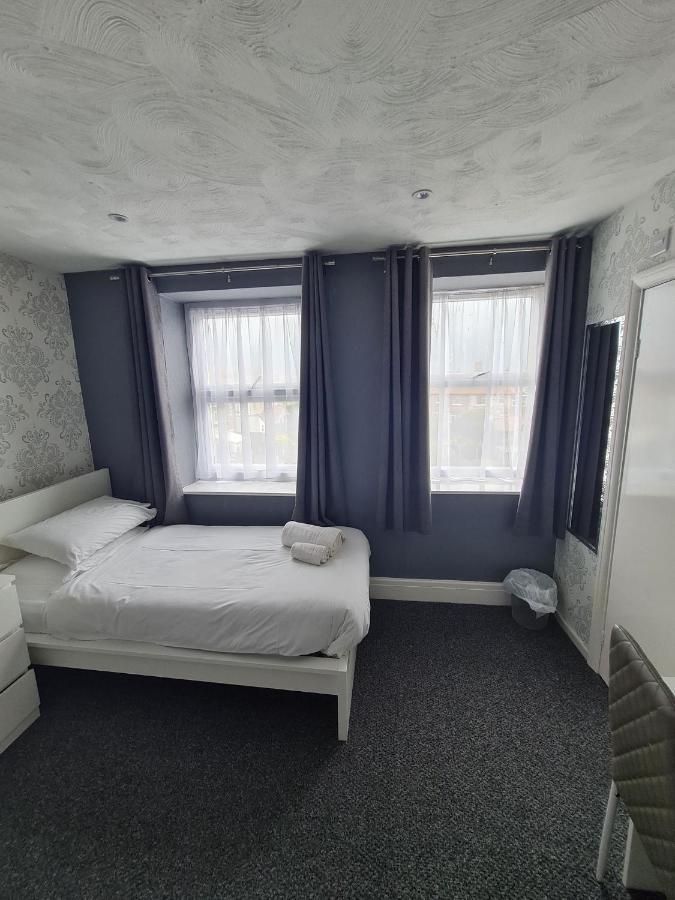 Queens Plaza Hotel Blackpool Exterior photo